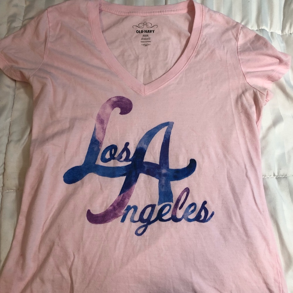 Old navy v-neck T-shirt